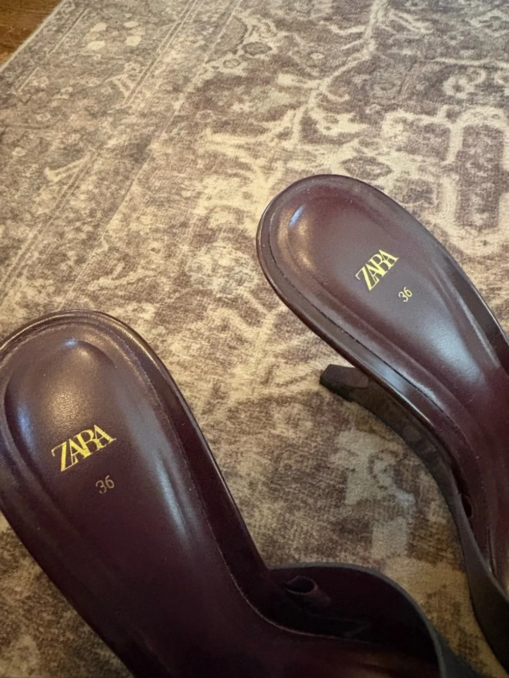 Zara Women's Burgundy Square-Toe Mule Heel sandal 36/6 - Picture 2 of 6